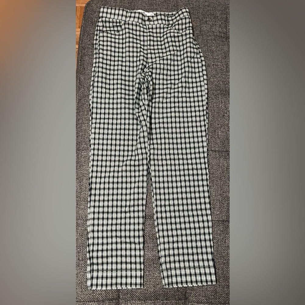 Hollister-slightly used--Women's pants-Size Small-green/white/black plaid